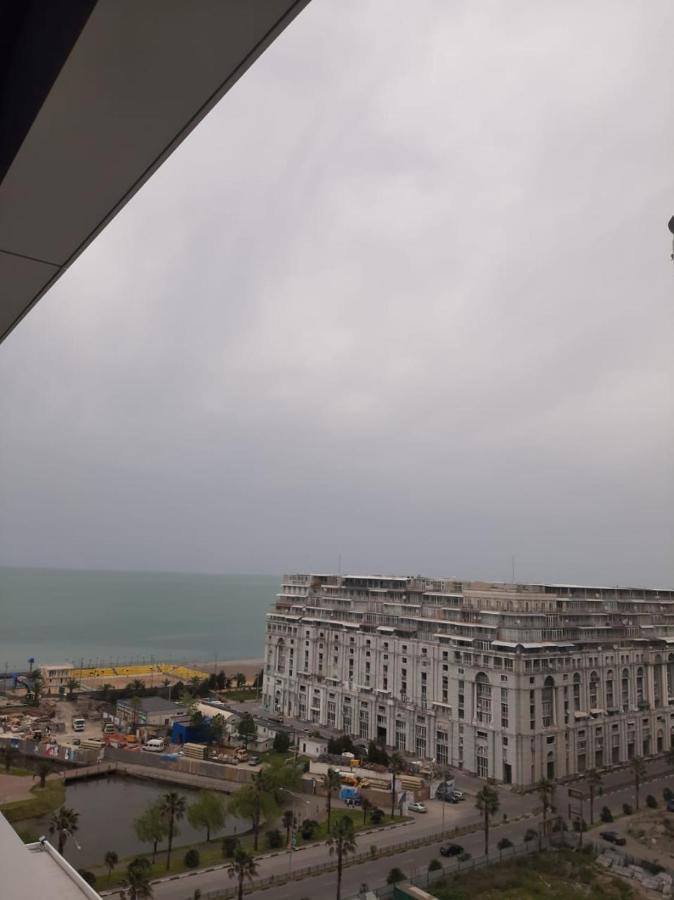 Luxury Apartments With Sea View Batumi Exterior photo