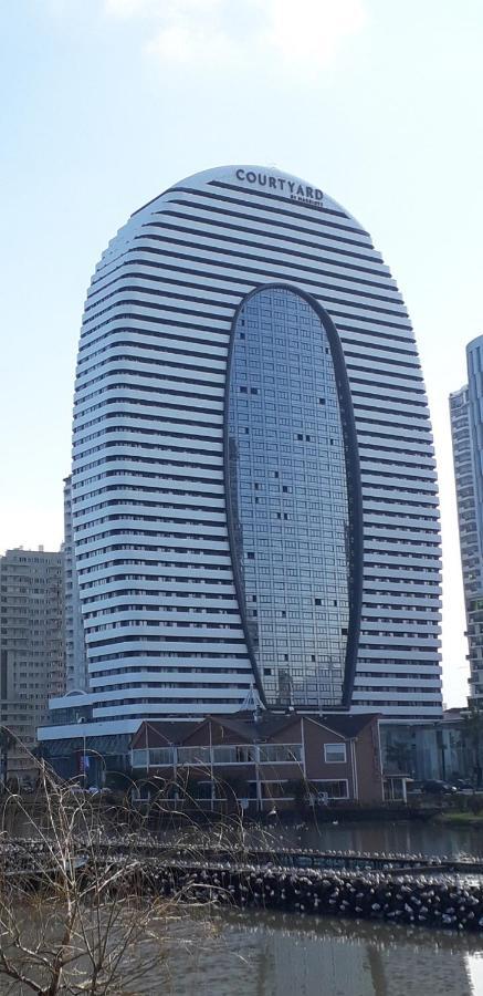 Luxury Apartments With Sea View Batumi Exterior photo